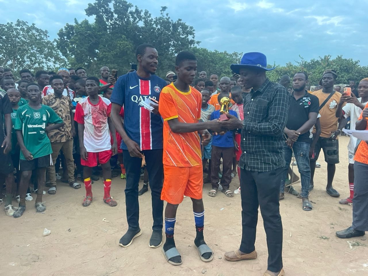 Action de football et compétition RFC